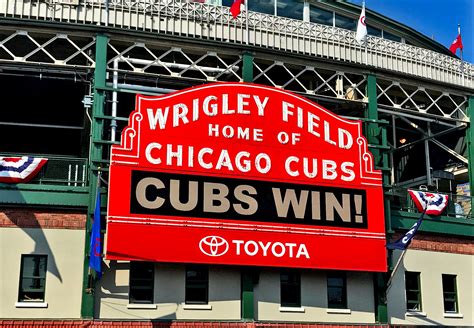 marriott hotels near wrigley field.